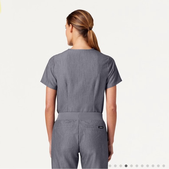 Rhena Essential 1-Pocket Scrub Top - Picture 2 of 5